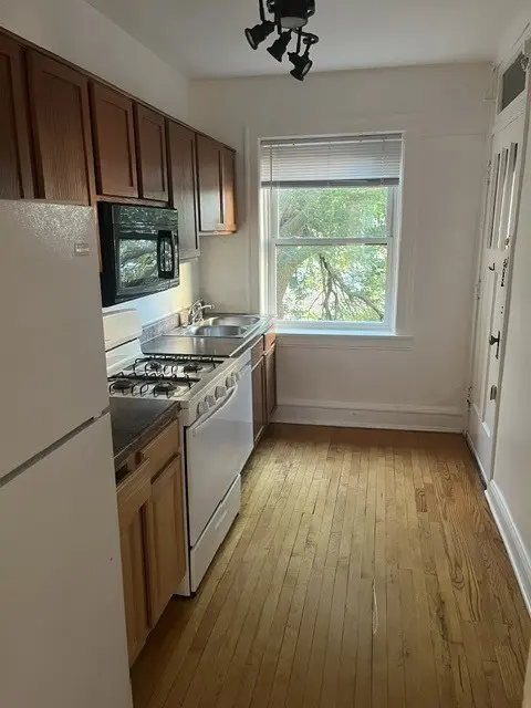 720 Hinman AVE #2W, Evanston, IL 60202