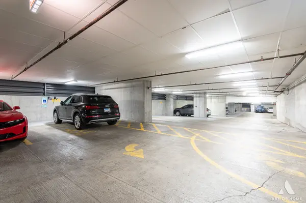 235 W Van Buren ST #P-555, Chicago, IL 60607