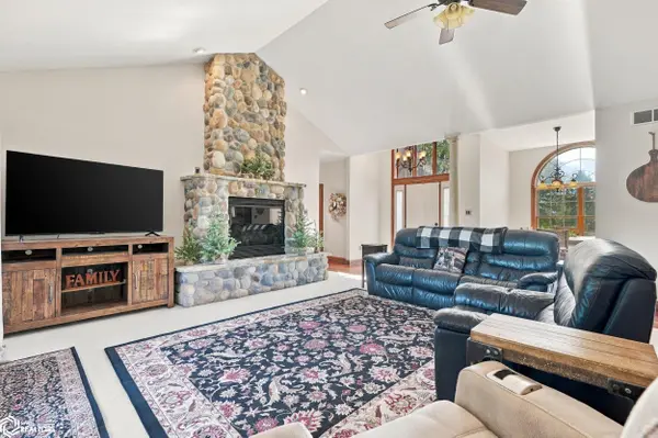 2631 Salem RD, Danville, IA 52623