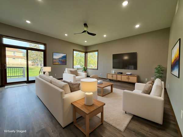 1207 S Shore DR, Worthington, MN 56187
