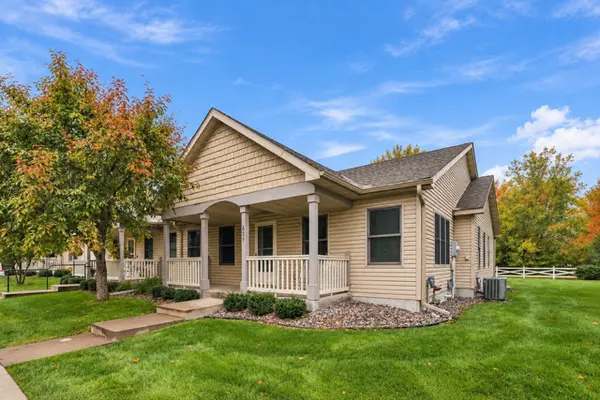 609 Vine LN, Monticello, MN 55362
