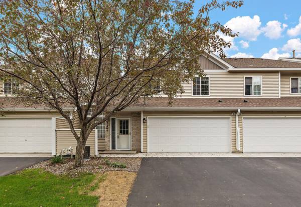 2264 River Rock LN, Shakopee, MN 55379