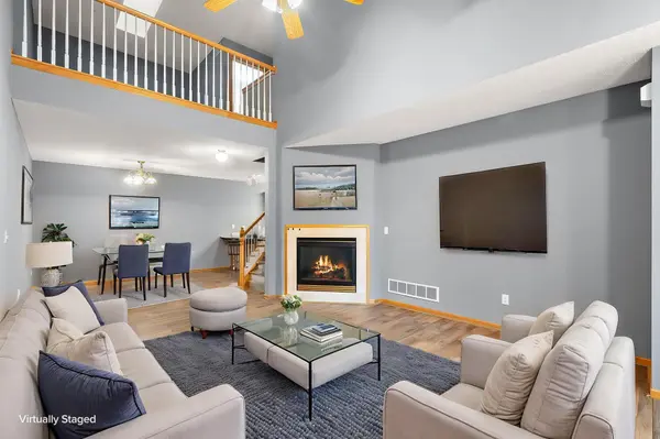 2264 River Rock LN, Shakopee, MN 55379