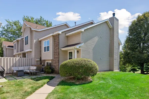 10237 Arrowwood DR, Eden Prairie, MN 55347