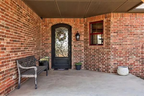 203 Raye PL, Tuttle, OK 73089