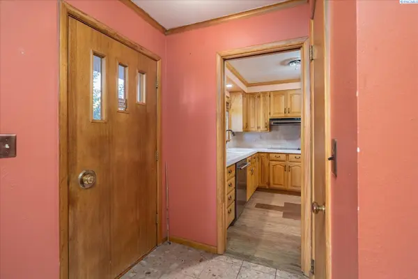 1723 W 7th Place, Kennewick, WA 99336