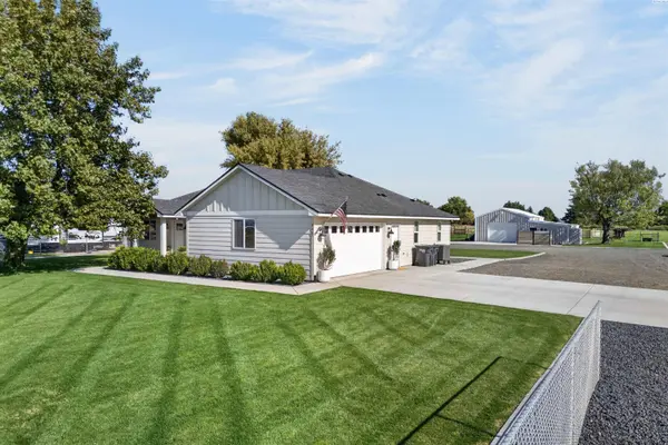 2467 Hanson Loop, Burbank, WA 99323