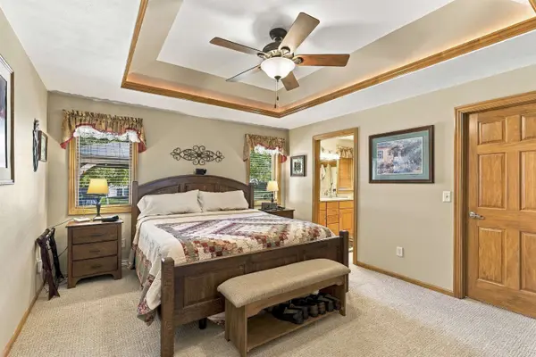 1394 W MASON RIDGE CT, Appleton, WI 54914-1354