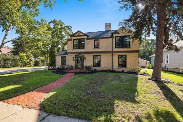 526 N BROADWAY ST, De Pere, WI 54115-2502