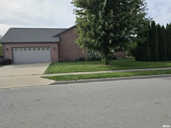 301 Garnet DR #132-B, Morton, IL 61550