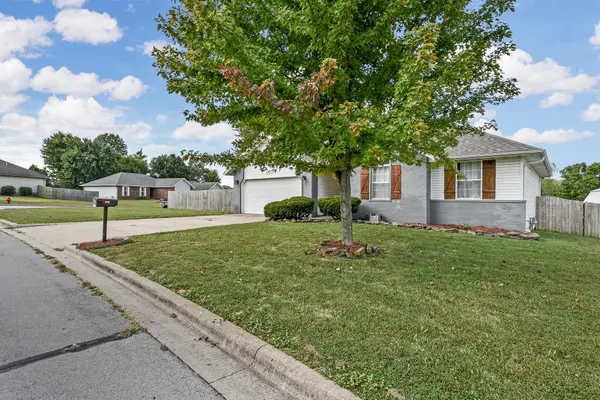 1302 W Turnberry BLVD, Ozark, MO 65721