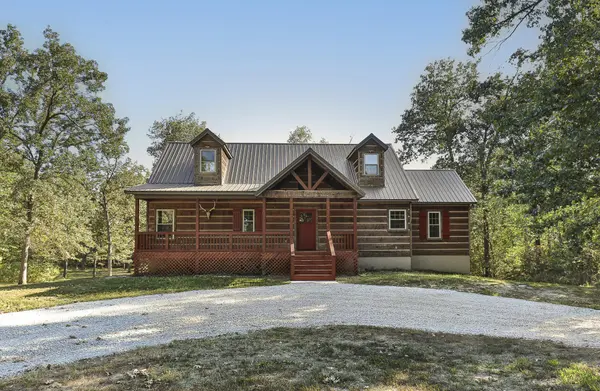 1556 E 464th RD, Bolivar, MO 65613