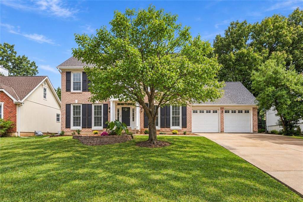 10246 Hauser ST, Lenexa, KS 66215