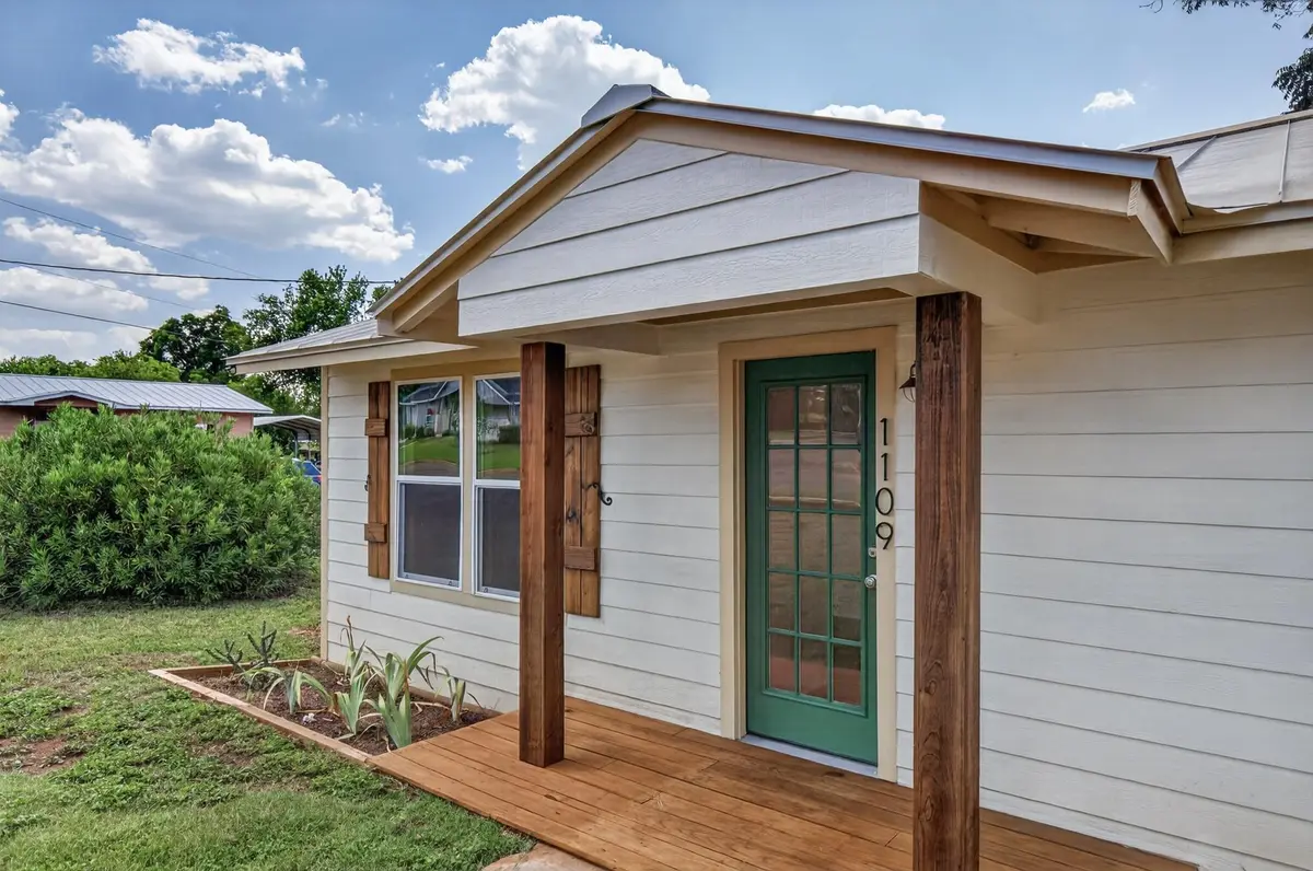 1109 Hickory ST, Llano, TX 78643