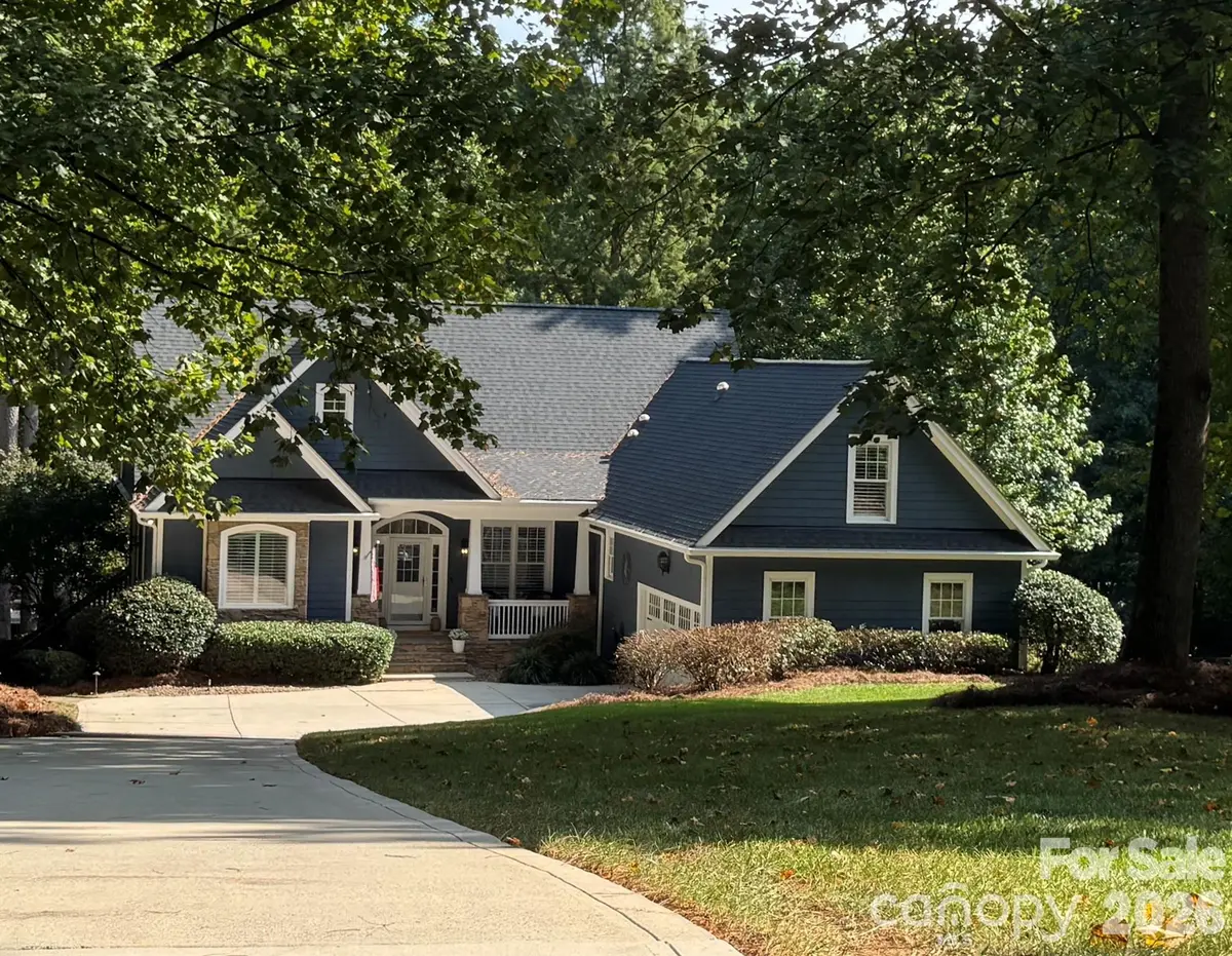 9040 Fair Oak DR, Sherrills Ford, NC 28673