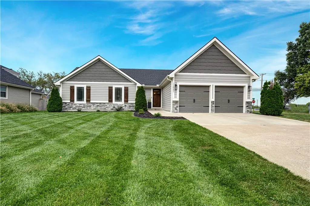 12647 W 66th TER, Shawnee, KS 66216