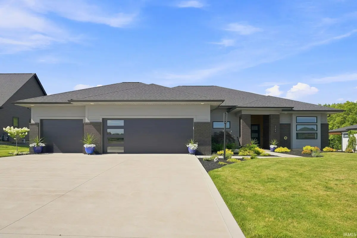 2104 Golfview DR, Auburn, IN 46706-0634