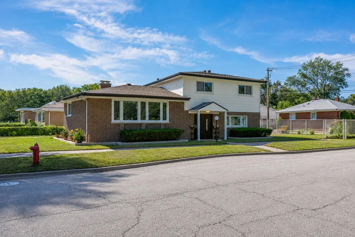7600 Lowell AVE, Skokie, IL 60076