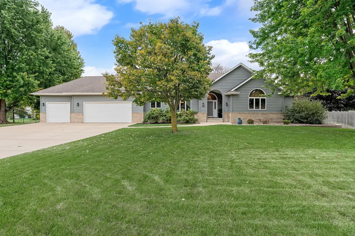 1565 Dell PL, Owatonna, MN 55060