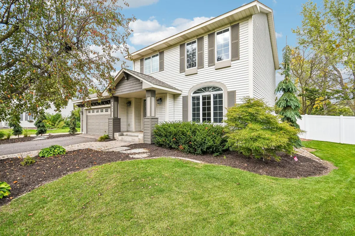 1075 Fallbrook LN, Woodbury, MN 55125