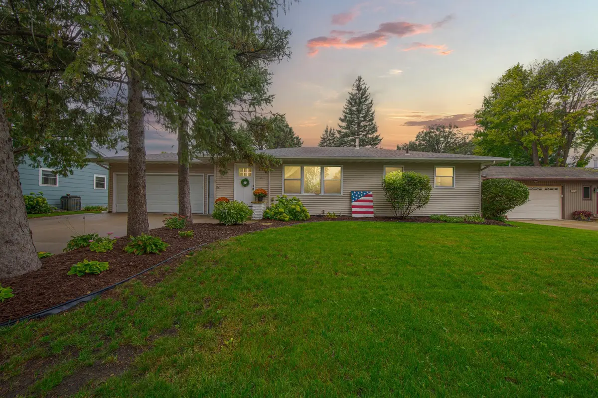 1801 Sunray AVE, Mankato, MN 56001
