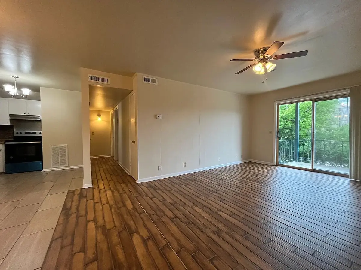 555 N DuPont Ave #B42, Madison, TN 37115