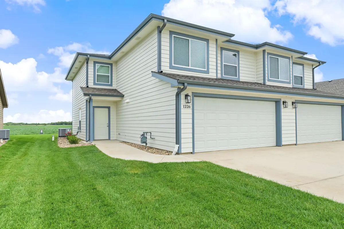 1226 Steve Hawley Lane, Salina, KS 67401