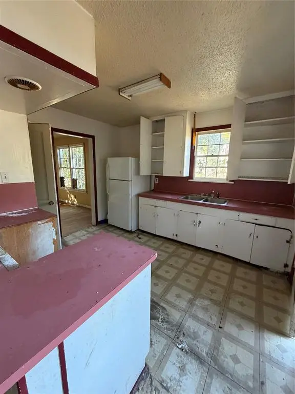 1915 Doris Street, Shreveport, LA 71108