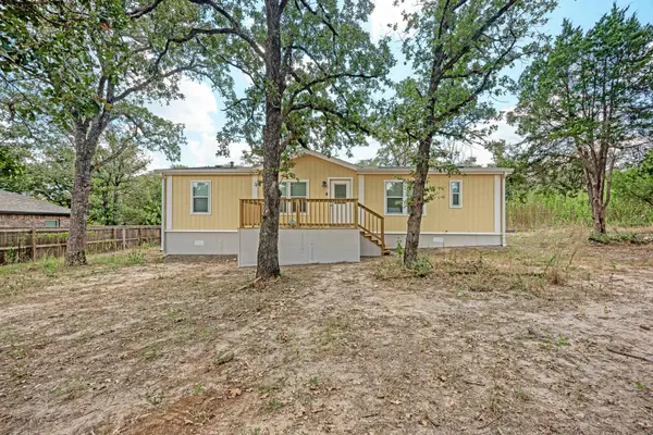107 Long Shadow DR, Bastrop, TX 78602