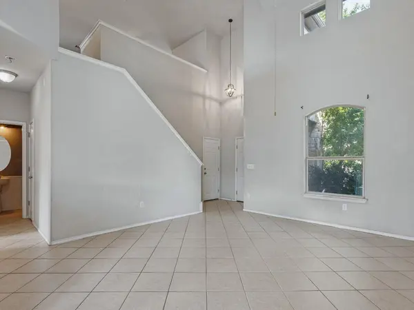 512 Eagle Brook LN, Buda, TX 78610
