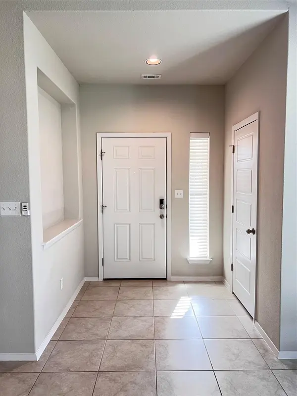 201 Oakstone DR, Georgetown, TX 78628