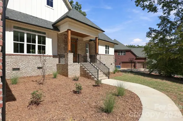 207 Kingsbridge RD, Salisbury, NC 28144