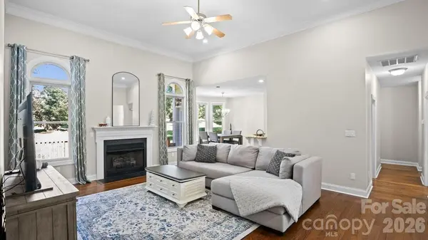 142 Fairway DR, Mooresville, NC 28117