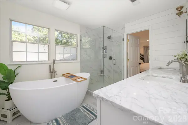 2620 Willowdale LN, Matthews, NC 28105