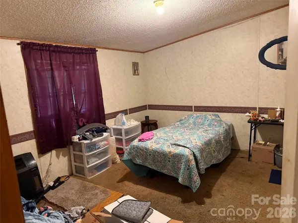 169 Bob Cat Spur LN, Hendersonville, NC 28792