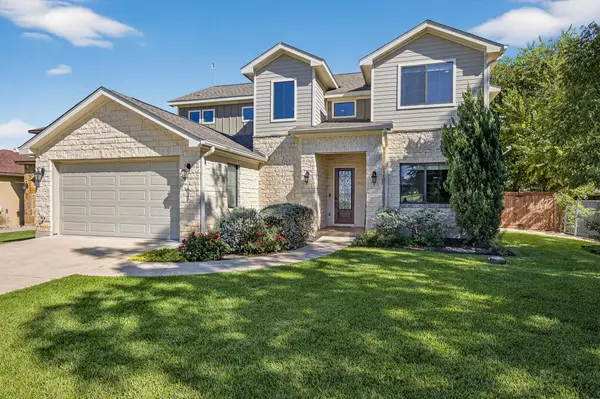 121 Christopher Ln, Kingsland, TX 78639