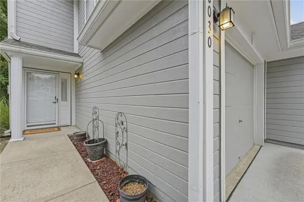 6030 NE Moonstone DR, Lee's Summit, MO 64064