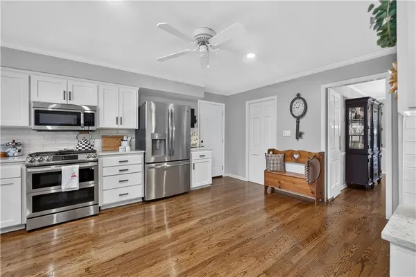 12400 Sagamore RD, Leawood, KS 66209