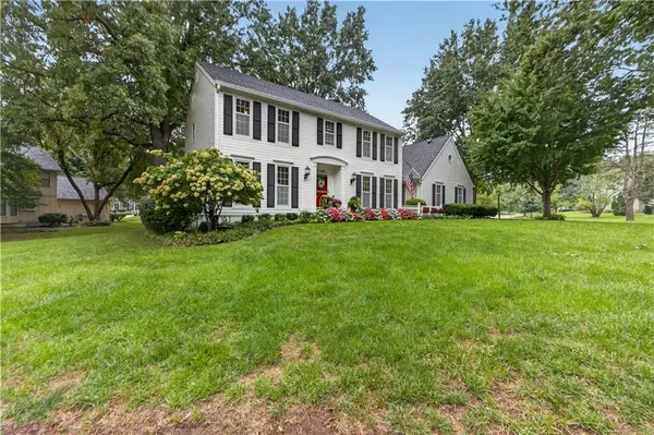 12400 Sagamore RD, Leawood, KS 66209