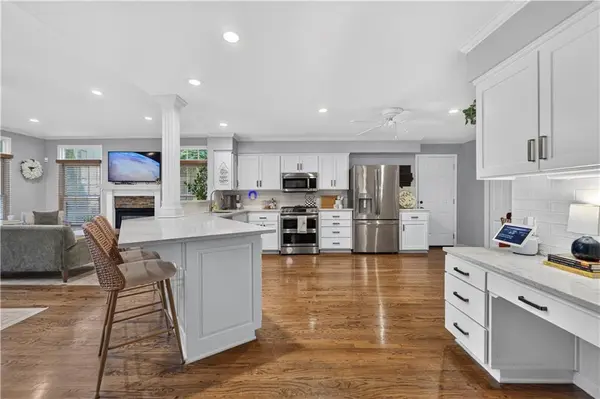 12400 Sagamore RD, Leawood, KS 66209