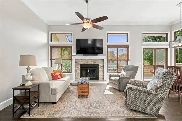 11846 Mackey ST, Overland Park, KS 66210