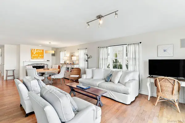 21 Bayside AVE, East Quogue, NY 11942