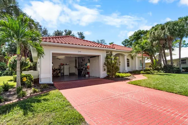 2107 TOCOBAGA LN, Nokomis, FL 34275