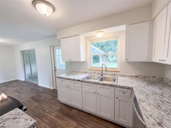 411 W SEMINOLE AVE, Eustis, FL 32726