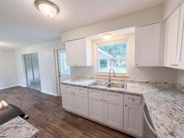 411 W SEMINOLE AVE, Eustis, FL 32726