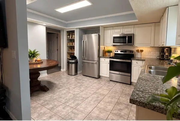8284 APPLE ORCHARD RD, Spring Hill, FL 34606