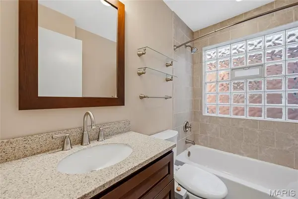 5734 Potomac ST, St Louis, MO 63139