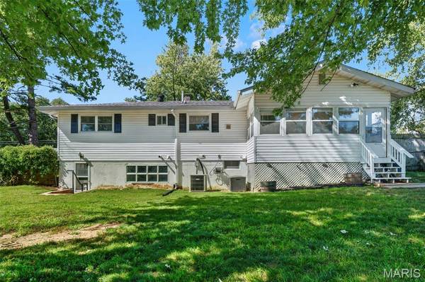 664 Dornseif DR, Arnold, MO 63010