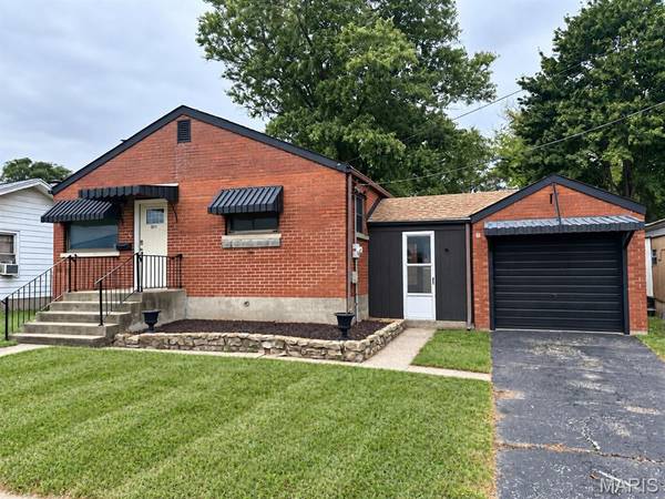 211 Niagara ST, East Alton, IL 62024