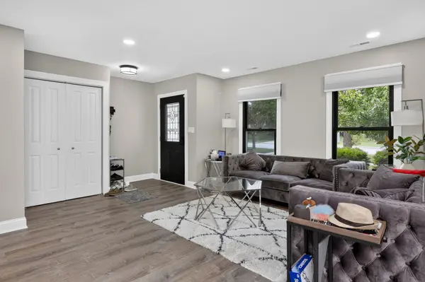 16 Majestic DR #1, Lombard, IL 60148